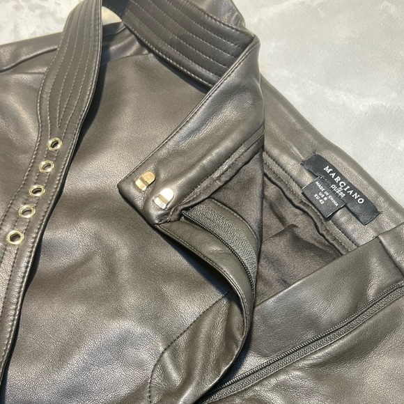 Marciano by Guess Faux Leather Belted Shorts – US 6 (EU 42) - Picture 5 of 7